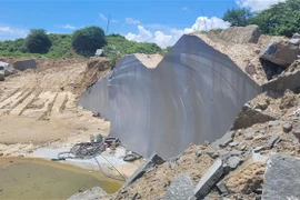 Các điểm khai thác đá trái phép tại thôn Tân Tụ, xã Tân An, huyện Đăk Pơ, tỉnh Gia Lai. (Ảnh: Nguyễn Hoài Nam/TTXVN)