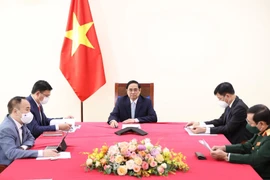 Thủ tướng Phạm Minh Chính điện đàm với Phó Tổng thống Thổ Nhĩ Kỳ Fuat Oktay. (Ảnh: Dương Giang/TTXVN)