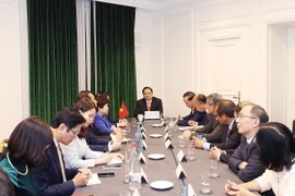 Thủ tướng Phạm Minh Chính làm việc với Đại sứ Việt Nam tại các nước châu Âu. (Ảnh: Dương Giang/TTXVN)