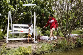 Du khách trải nghiệm không gian sinh thái. (Ảnh minh họa. Nguồn: TTXVN)