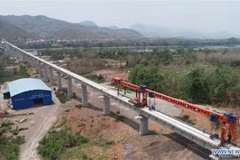Công trường đường sắt cao tốc Vientiane-Boten, đoạn qua Luang Prabang, Lào. (Ảnh: Tân Hoa xã)