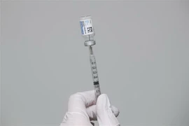 Vaccine ngừa COVID-19 của hãng Johnson & Johnson (Mỹ). (Ảnh: AFP/TTXVN)