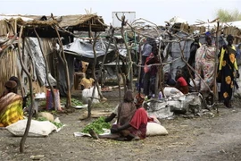 Người tị nạn tại một trại tạm ở Aj Jabalen, Sudan. (Ảnh: AFP/TTXVN)