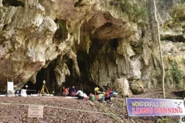 Các nhà khoa học tiến hành khai quật ở Nam Sulawesi, Indonesia. (Nguồn: Handout)