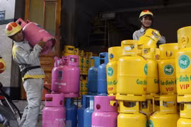 Một cửa hàng kinh doanh bình gas. (Ảnh: Thanh Vũ/TTXVN)