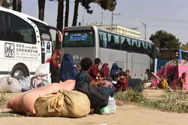 Người tị nạn chờ được quay trở về nhà tại Kabul, Afghanistan ngày 4/10/2021. (Ảnh: THX/TTXVN)