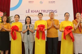Các đại biểu cắt băng khai trương văn phòng OSSO tại Hải Phòng. (Ảnh: Minh Thu/TTXVN)
