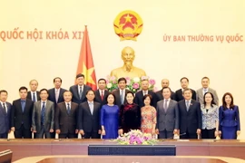 Chủ tịch Quốc hội Nguyễn Thị Kim Ngân với các Đại sứ. (Ảnh: Trọng Đức/TTXVN)