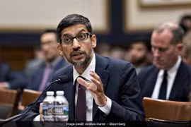 Tổng Giám đốc điều hành Google Sundar Pichai trong phiên điều trần trước Ủy ban Tư pháp của Hạ viện Mỹ ngày 11/12. (Nguồn: Bloomberg)