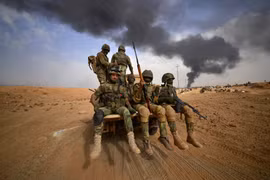 Binh sỹ Iraq triển khai ở biên giới với Syria. (Nguồn: Reuters)