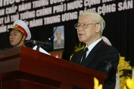 Tổng Bí thư Nguyễn Phú Trọng, Trưởng Ban Lễ tang nguyên Tổng Bí thư Đỗ Mười, thay mặt lãnh đạo Đảng, Nhà nước đọc điếu văn tưởng nhớ và đưa tiễn đồng chí Đỗ Mười. (Ảnh: Trí Dũng/TTXVN)