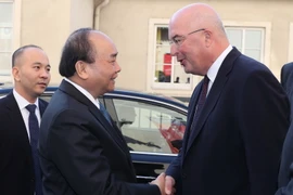 Thủ tướng Nguyễn Xuân Phúc đến thăm Đại học Ứng dụng Krems IMC - một trong những trường đại học khoa học ứng dụng hiện đại và quốc tế nhất tại Áo. (Ảnh: Thống Nhất/TTXVN)