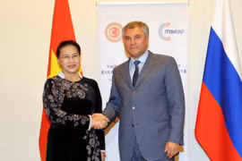 Chủ tịch Quốc hội NguyễnThị Kim Ngân gặp Chủ tịch Duma Quốc gia Nga Vyacheslav Volodin. (Ảnh: Trọng Đức/TTXVN)
