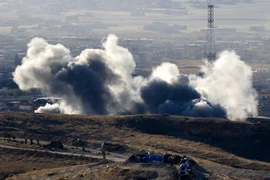 Ảnh tư liệu: Khói bốc lên từ khu vực Sinjar sau một chiến dịch chống khủng bố của lực lượng người Kurd ở miền bắc Iraq. (Nguồn: AFP/TTXVN)