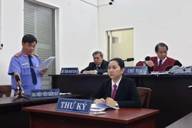 Đại diện Viện Kiểm sát nhân dân Thành phố Hồ Chí Minh phát biểu quan điểm về vụ kiện. (Ảnh: Thành Chung/TTXVN)