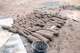 Quảng Trị: 590 vật liệu gây nổ "nằm vùng" dưới lòng đất một nhà khách 
