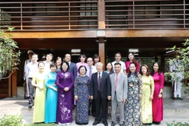 Hình ảnh Tổng Bí thư, Chủ tịch nước dâng hương tại Nhà 67