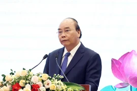 Thủ tướng Nguyễn Xuân Phúc, Chủ tịch Hội đồng Thi đua-Khen thưởng Trung ương phát biểu. (Ảnh: Thống Nhất/TTXVN)
