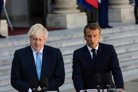 Tổng thống Pháp Emmanuel Macron và Thủ tướng Anh Boris Johnson. (Nguồn: Bloomberg)