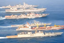 Nga và Ấn Độ tập trận trên Vịnh Bengal. (Nguồn: hindustantimes.com)