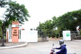 Nhà truyền thống Chiến khu An Phú Đông là nơi lưu giữ những ký ức hào hùng của các thế hệ đi trước, cũng vừa là nơi để giáo dục truyền thống yêu nước cho thế hệ sau. (Ảnh: Tiến Lực/TTXVN)