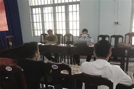 Cơ quan chức năng đang xử phạt các đối tượng sử dụng tài khoản mạng xã hội Facebook mạo danh. (Ảnh: TTXVN phát)