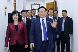Chủ tịch Quốc hội Vương Đình Huệ thăm, làm việc tại Bộ Y tế