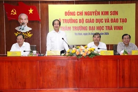 Bộ trưởng Bộ Giáo dục và Đào tạo Nguyễn Kim Sơn phát biểu tại buổi thăm Trường Đại học Trà Vinh. (Ảnh: Thanh Hòa/TTXVN)
