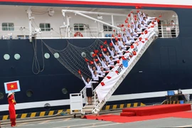 Đoàn đại biểu thanh niên Việt Nam tham gia chương trình tàu Thanh niên Đông Nam Á và Nhật Bản năm 2019. (Ảnh: Thanh Vũ/TTXVN)