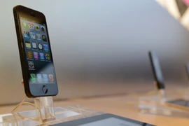 Mẫu iPhone 5. (Nguồn: AFP)