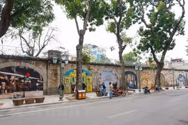 Phố bích họa Phùng Hưng. (Ảnh: Minh Sơn/Vietnam+)