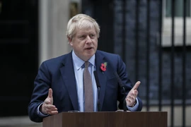 Thủ tướng Anh Boris Johnson trong bài phát biểu tại London ngày 6/11/2019. (Nguồn: THX/TTXVN)