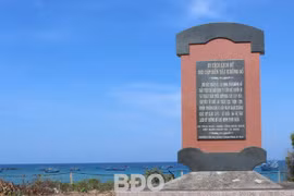 Nơi đặt bia di tích nơi cập bến tàu không số ở Lộ Diêu. (Nguồn: Báo Bình Định)