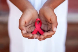 [Mega Story] Cuộc chiến chống đại dịch HIV/AIDS vẫn còn gian nan