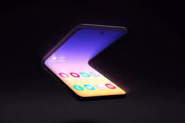 Hình ảnh được Samsung tiết lộ mới đây về mẫu điện thoại màn hình gập mới. 