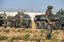 Binh sỹ Nga tham gia tuần tra chung Nga-Thổ Nhĩ Kỳ gần thị trấn Darbasiyah ở tỉnh Hasakeh, Đông Bắc Syria ngày 11/11/2019. (Nguồn: AFP/TTXVN)