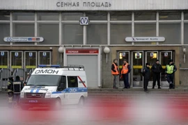 Ảnh tư liệu: Cảnh sát gác tại nhà ga tàu điện ngầm ở Saint Petersburg, Nga. (Nguồn: AFP/ TTXVN)