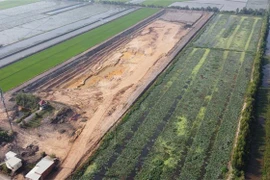 Công ty TNHH Khai thác khoáng sản Kim Cương tiến hành khai thác đất trái phép trong nhiều năm với diện tích khai thác lên đến 4ha. (Ảnh: Bùi Giang/TTXVN)