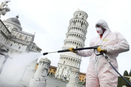 Cuộc sống của người dân tại Rome trong tuần thứ hai Italy thực hiện lệnh phong tỏa. (Nguồn: EPA-EFE)
