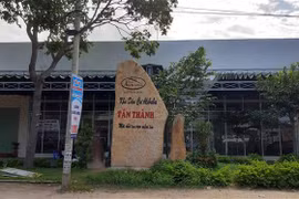 Điểm giao dịch của Công ty Cổ phần địa ốc Alibaba tại xã Châu Pha, thị xã Phú Mỹ, tỉnh Bà Rịa-Vũng Tàu. (Ảnh: Huỳnh Sơn/TTXVN)