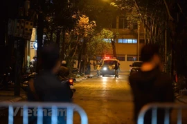 theo lãnh đạo thành phố Hà Nội, hiện nay thành phố đang tập trung xác minh cách ly triệt để những người tiếp xúc gần với bệnh nhân N., trong đó có cả lái xe riêng của gia đình chị N.