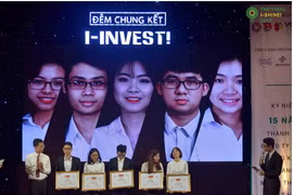 Top 5 thí sinh xuất sắc tại đêm chung kết I-SHINE! (Ảnh: PV/Vietnam+)