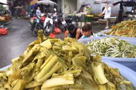 Dưa, cà, tương, kiệu… những món “gia vị” đặc biệt được truyền trong dân gian từ đời này sang đời khác. (Ảnh: PV/Vietnam+)