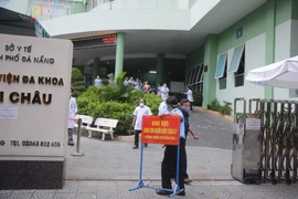 Đà Nẵng gỡ cách ly y tế đối với Bệnh viện Đa khoa Hải Châu. (Ảnh: Văn Dũng/TTXVN)