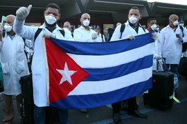 "Đội quân áo trắng" Cuba giúp đỡ Italy đương đầu với COVID-19