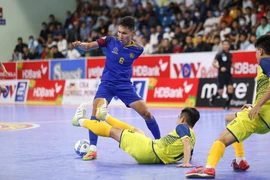 Quảng Nam đánh bại Cao Bằng với tỷ số tối thiểu. (Ảnh: Thanh Vũ/TTXVN)