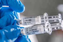 Trung Quốc có thể đưa ra vắcxin COVID-19 vào cuối năm nay. (Ảnh: THX)