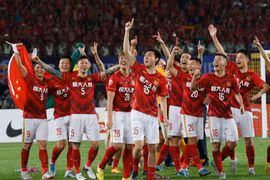 Guangzhou Evergrande "mở bát" cho CSL mùa giải mới.