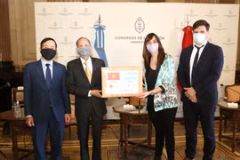 Quốc hội Việt Nam giúp đỡ Argentina phòng chống dịch COVID-19