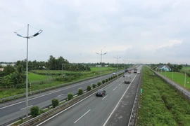 Tuyến đường cao tốc Tp. Hồ Chí Minh - Trung Lương. (Ảnh: TTXVN)